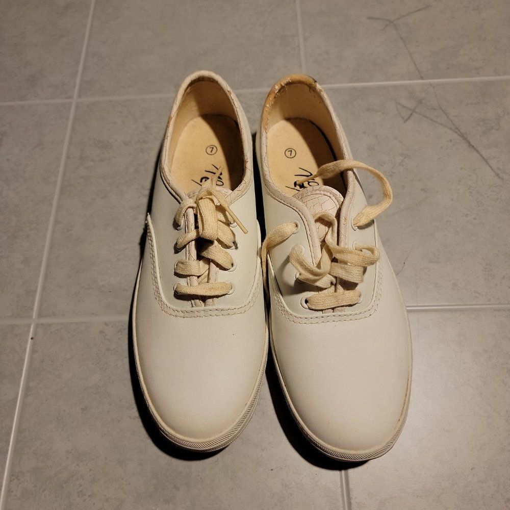 No Excuses Womens White Comfort Lace Up Low Top Sneaker Shoes Size US 7
